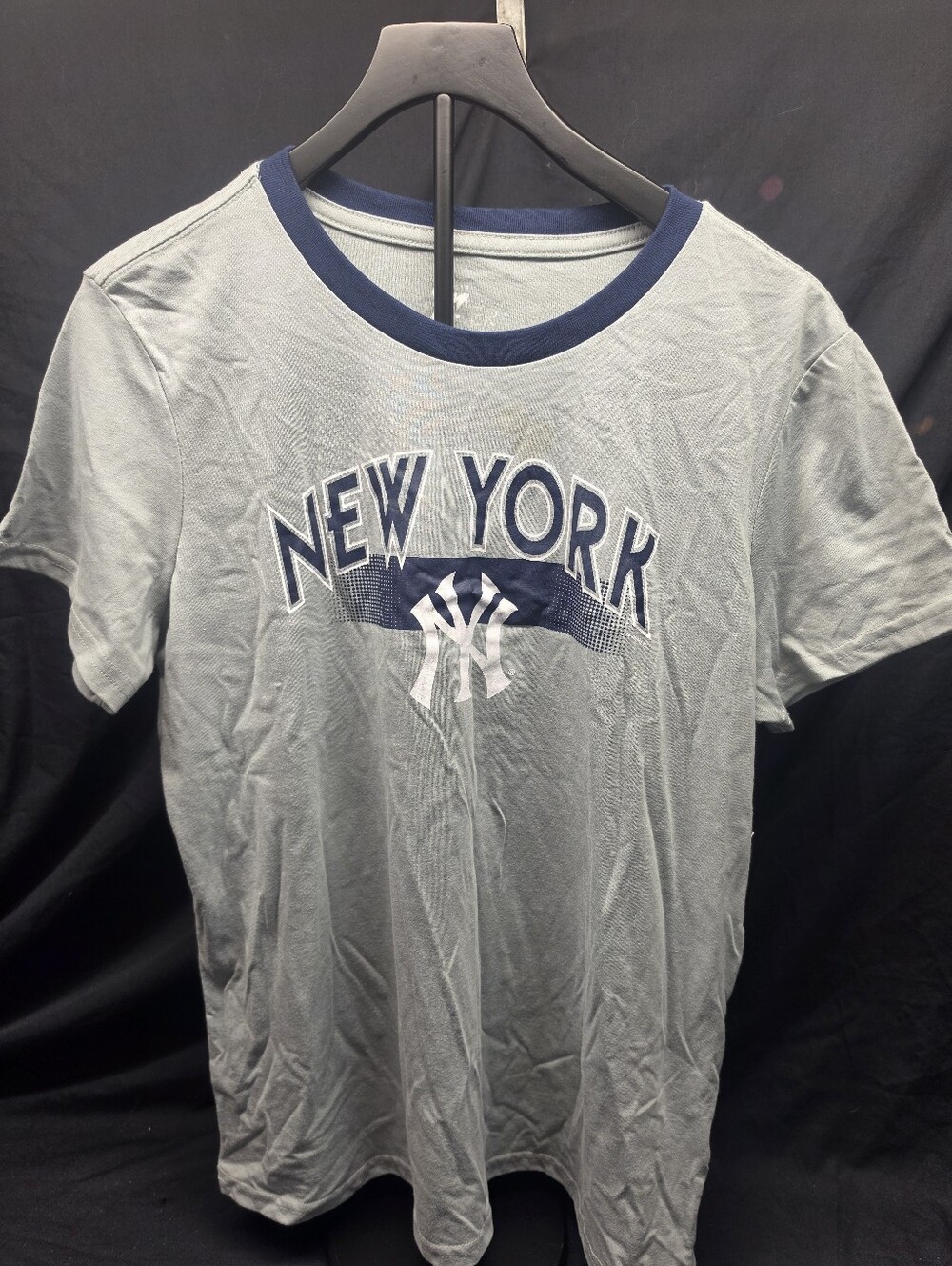 NWT G-III Carl Banks New York Yankees T-Shirt Men's/Women's XL Gray MLB